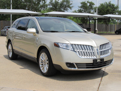 lincoln mkt 2010 gold suv gasoline 6 cylinders front wheel drive automatic with overdrive 77074