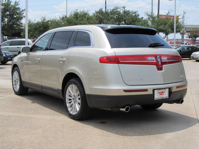 lincoln mkt 2010 gold suv gasoline 6 cylinders front wheel drive automatic with overdrive 77074