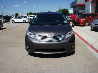 toyota sienna 2012 dk  gray van limited gasoline 6 cylinders front wheel drive 6 speed automatic 76053