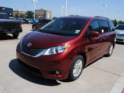 toyota sienna 2012 dk  red van xle 7 passenger auto access se gasoline 6 cylinders front wheel drive 6 speed automatic 76053