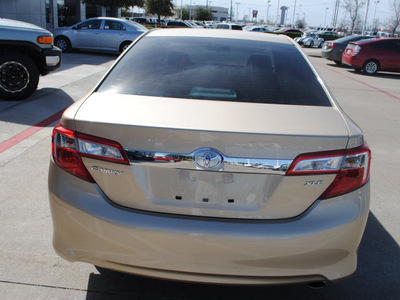toyota camry 2012 tan sedan xle gasoline 4 cylinders front wheel drive 6 speed automatic 76053