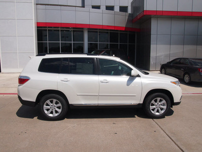 toyota highlander 2012 white suv se gasoline 6 cylinders front wheel drive 5 speed automatic 76053