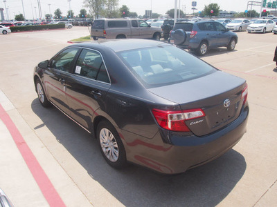 toyota camry 2012 gray sedan le gasoline 4 cylinders front wheel drive 6 speed automatic 76053