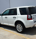 land rover lr2 2012 white suv gasoline 6 cylinders all whee drive automatic 77090