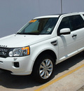 land rover lr2 2012 white suv gasoline 6 cylinders all whee drive automatic 77090