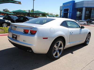 chevrolet camaro 2012 silver ice coupe lt gasoline 6 cylinders rear wheel drive not specified 76051