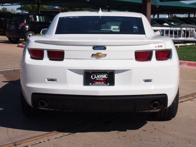 chevrolet camaro 2012 summ white coupe lt gasoline 6 cylinders rear wheel drive not specified 76051