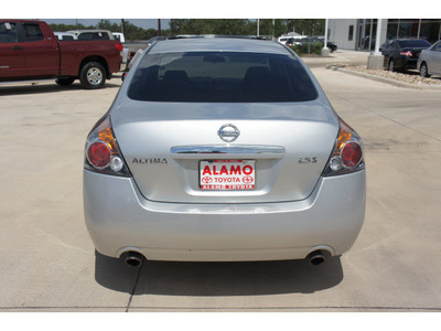 nissan altima 2008 silver sedan 2 5 s gasoline 4 cylinders front wheel drive automatic 78232