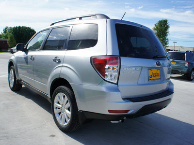subaru forester 2012 silver wagon 2 5x premium gasoline 4 cylinders all whee drive automatic 75070