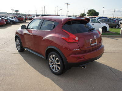 nissan juke 2012 red wagon sl gasoline 4 cylinders front wheel drive cont  variable trans  75150