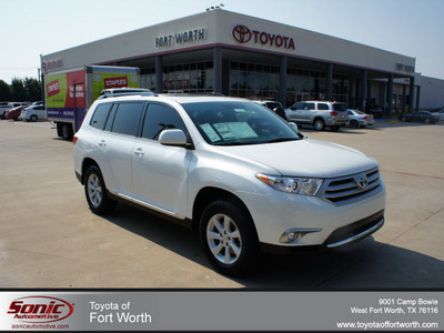 toyota highlander 2012 white suv se gasoline 6 cylinders front wheel drive automatic 76116