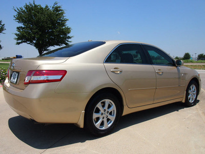 toyota camry 2011 tan sedan le gasoline 4 cylinders front wheel drive automatic 76018