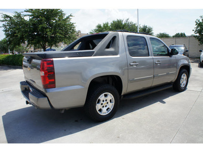 chevrolet avalanche 2007 tanbeige c1500 gasoline 8 cylinders rear wheel drive 4 speed automatic 77099