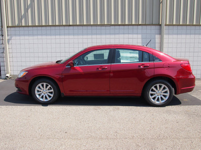 chrysler 200 2012 cherry red sedan touring gasoline 4 cylinders front wheel drive automatic 47130