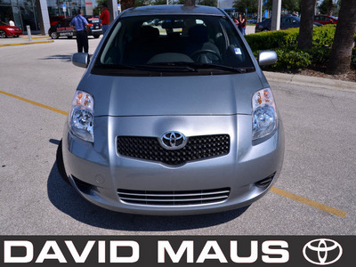 toyota yaris 2008 gray hatchback gasoline 4 cylinders front wheel drive 5 speed manual 32771