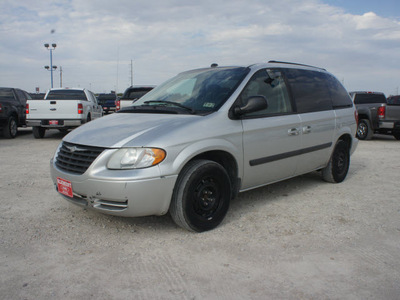chrysler town and country 2005 silver van gasoline 6 cylinders front wheel drive automatic 76234