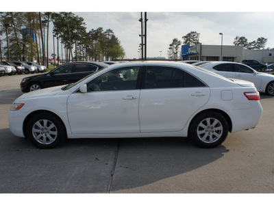 toyota camry 2007 white sedan xle v6 gasoline 6 cylinders front wheel drive automatic 77339