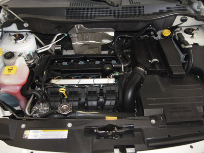 dodge caliber 2010 white hatchback sxt gasoline 4 cylinders front wheel drive automatic 75150