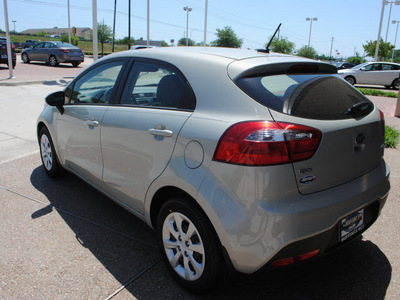 kia rio5 2012 beige wagon 5dr hb ex at gasoline 4 cylinders front wheel drive not specified 75070