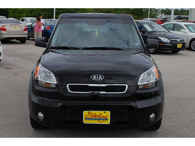 kia soul 2010 black hatchback dragon gasoline 4 cylinders front wheel drive 5 speed manual 77802