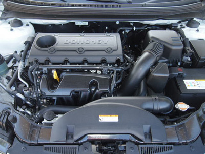 kia forte 2012 white sedan sx gasoline 4 cylinders front wheel drive automatic 75150