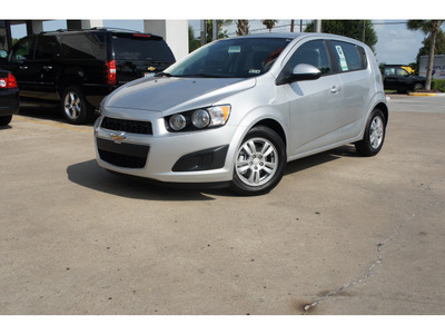 chevrolet sonic 2012 silver hatchback ls gasoline 4 cylinders front wheel drive automatic 77581