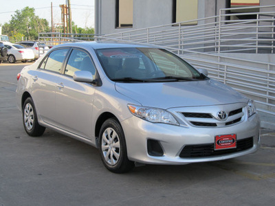 toyota corolla 2011 silver sedan le gasoline 4 cylinders front wheel drive automatic with overdrive 77074