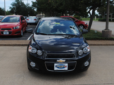 chevrolet sonic 2012 black hatchback gasoline 4 cylinders front wheel drive not specified 75075