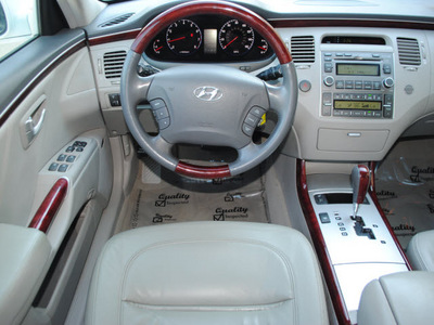 hyundai azera 2007 white sedan limited gasoline 6 cylinders front wheel drive shiftable automatic 76210