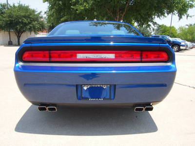 dodge challenger 2010 blue coupe r t classic gasoline 8 cylinders rear wheel drive automatic 75150