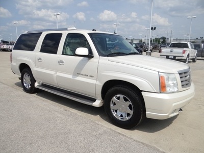 cadillac escalade esv 2004 white suv gasoline 8 cylinders all whee drive 4 speed automatic 77388