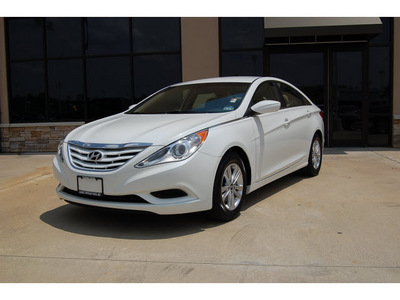 hyundai sonata 2011 white sedan gls gasoline 4 cylinders front wheel drive automatic with overdrive 77656