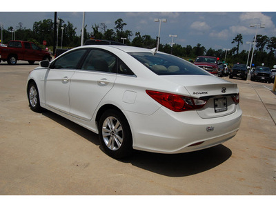 hyundai sonata 2011 white sedan gls gasoline 4 cylinders front wheel drive automatic with overdrive 77656