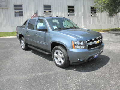 chevrolet avalanche 2011 blue suv lt flex fuel 8 cylinders 2 wheel drive automatic 78028