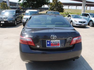 toyota camry 2007 dk  gray sedan le gasoline 4 cylinders front wheel drive automatic 75034