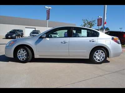 nissan altima 2011 silver sedan gasoline 4 cylinders front wheel drive cont  variable trans  77090