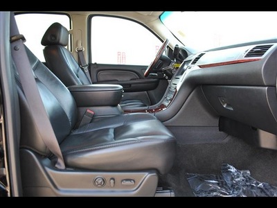 cadillac escalade 2008 suv gasoline 8 cylinders all whee drive 6 speed automatic 77090