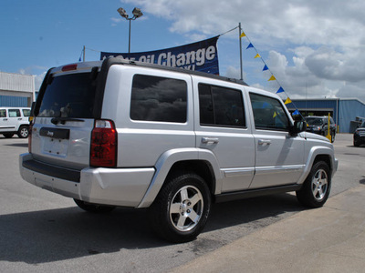 jeep commander 2010 silver suv sport gasoline 6 cylinders 2 wheel drive 5 speed automatic 78521