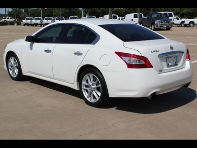 nissan maxima 2009 white sedan 3 5 sv gasoline 6 cylinders front wheel drive cont  variable trans  75041