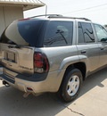 chevrolet trailblazer 2002 lt  gray suv ls gasoline 6 cylinders rear wheel drive automatic with overdrive 76108