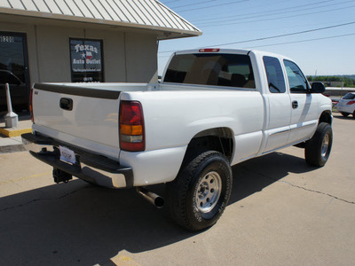 gmc sierra 1500 2003 white pickup truck gasoline 8 cylinders rear wheel drive automatic 76108