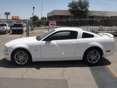ford mustang 2008 white coupe gt gasoline 8 cylinders rear wheel drive standard 79936