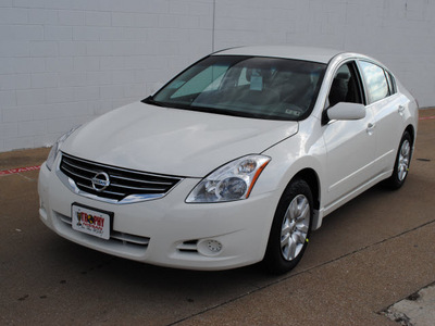 nissan altima 2012 white sedan 2 5 s gasoline 4 cylinders front wheel drive automatic 75150