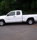 toyota tacoma 2007 white gasoline 4 cylinders rear wheel drive automatic 75672