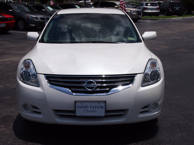 nissan altima 2010 white sedan 2 5 s gasoline 4 cylinders front wheel drive shiftable automatic 77074
