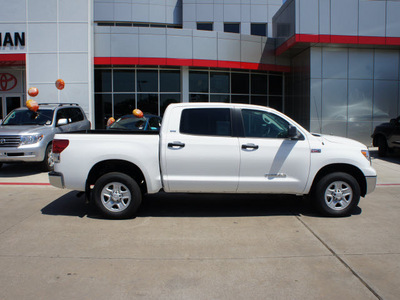 toyota tundra 2012 white sr5 flex fuel 8 cylinders 4 wheel drive 6 speed automatic 76053