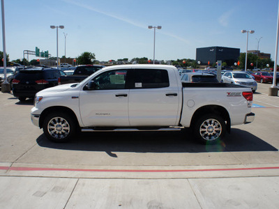 toyota tundra 2012 white flex fuel 8 cylinders 4 wheel drive 6 speed automatic 76053