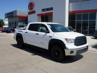 toyota tundra 2012 white sr5 flex fuel 8 cylinders 4 wheel drive 6 speed automatic 76053