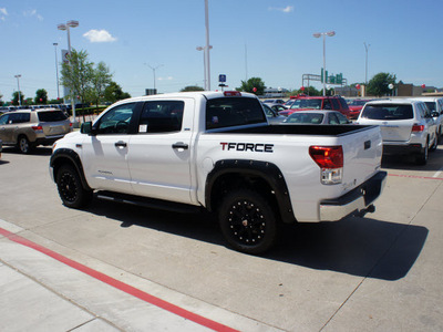 toyota tundra 2012 white sr5 flex fuel 8 cylinders 4 wheel drive 6 speed automatic 76053