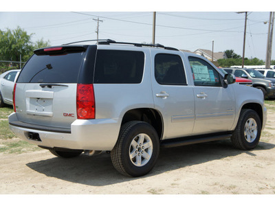 gmc yukon 2012 silver suv sle flex fuel 8 cylinders 2 wheel drive automatic 78853